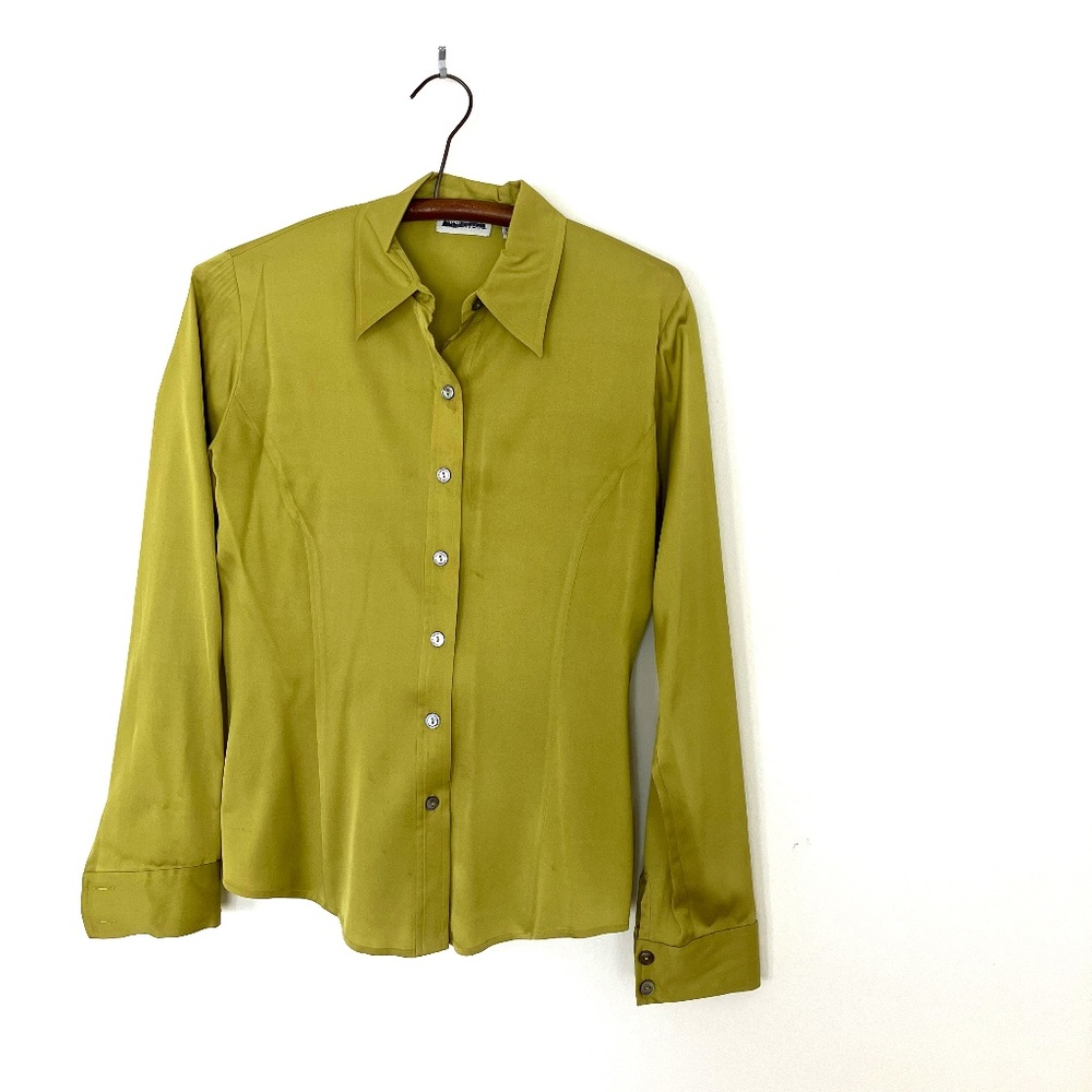 Effortlessly Chic, 95% Silk/5% Stretch Ann Taylor Blouse--Dry Cleaned